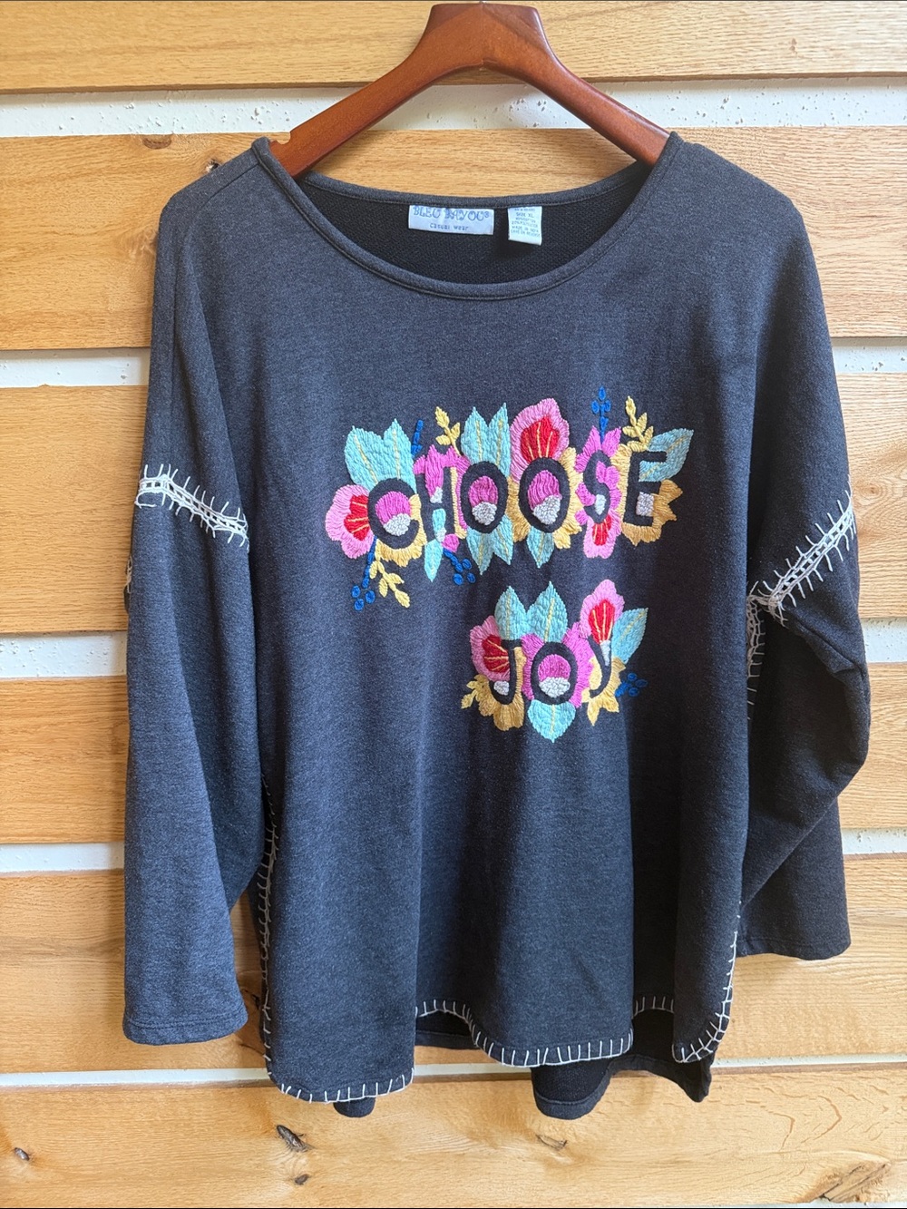 Blue Bayou Artisan Crewel “Choose Joy”Embroidered Charcoal Long-Sleeve Sweatsh